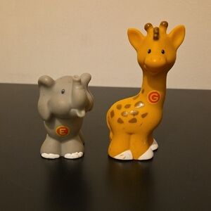 Little People Zoo E Elephant & G Giraffe Alphabet A-Z Animal Figurines